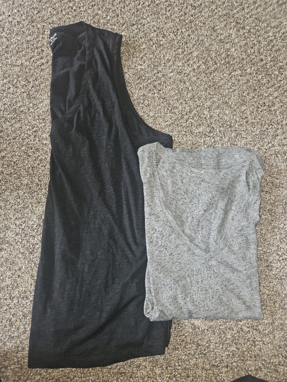 Madewell V Neck Sleeveless Tank Tops Bundle Of 2. Size 2xl